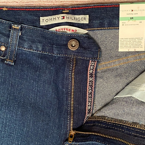 Vintage NWT Tommy Hilfiger Distressed Dark Wash Straight Leg Boyfriend Jeans - Picture 4 of 10